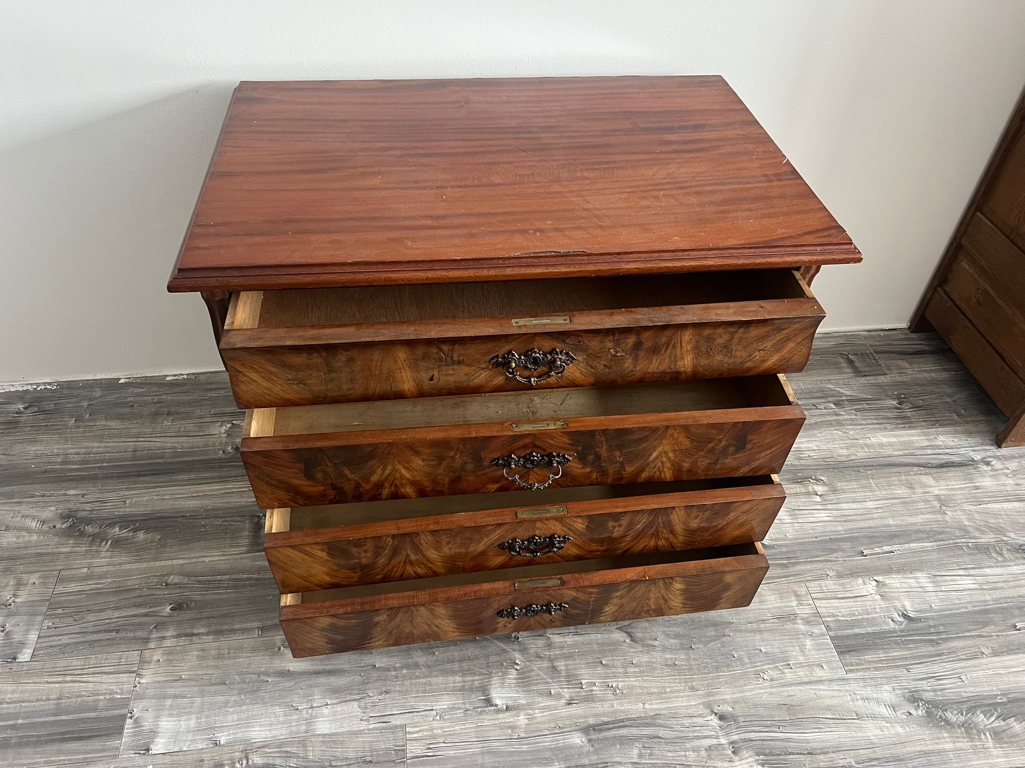 Klassieke Ladekast met Gebogen Laden 100x65x75 cm - Tweedehands