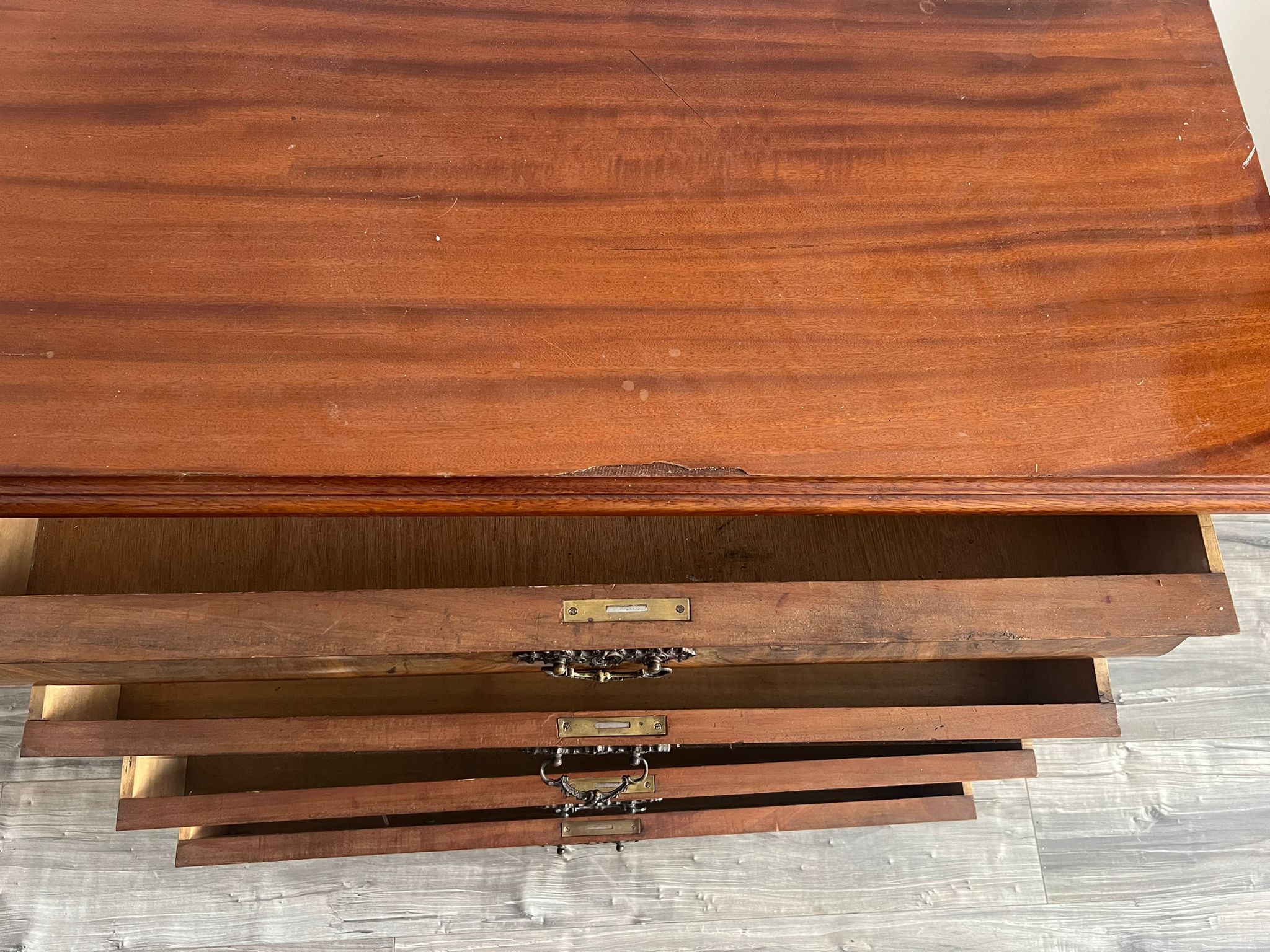 Klassieke Ladekast met Gebogen Laden 100x65x75 cm - Tweedehands