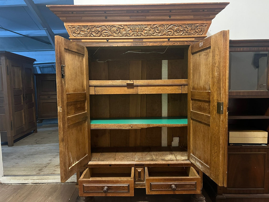 Imposante Houten Kast met Kroonlijst 115x45x175 cm - Tweedehands