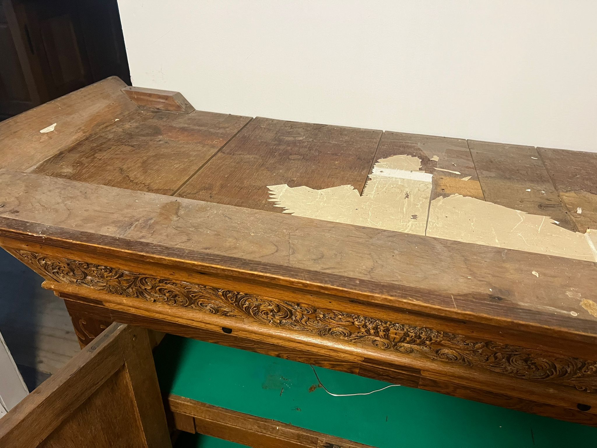 Imposante Houten Kast met Kroonlijst 115x45x175 cm - Tweedehands